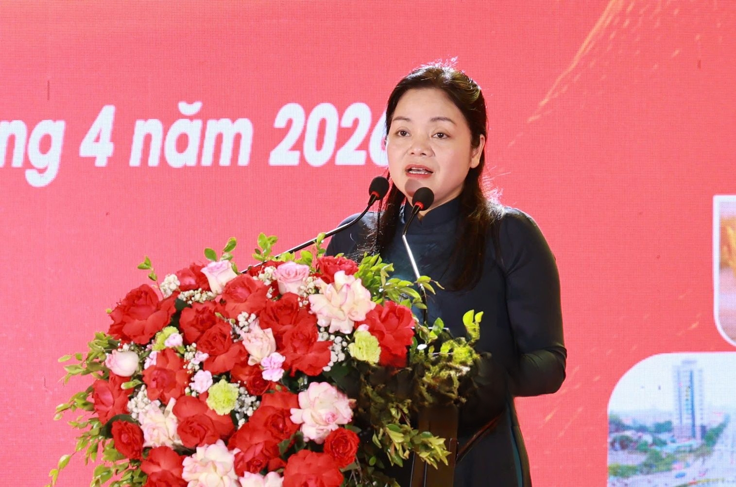 Đồng ch&iacute; Nguyễn Thị Loan, Ph&oacute; Chủ tịch UBND tỉnh ph&aacute;t biểu tại chương tr&igrave;nh khai mạc.