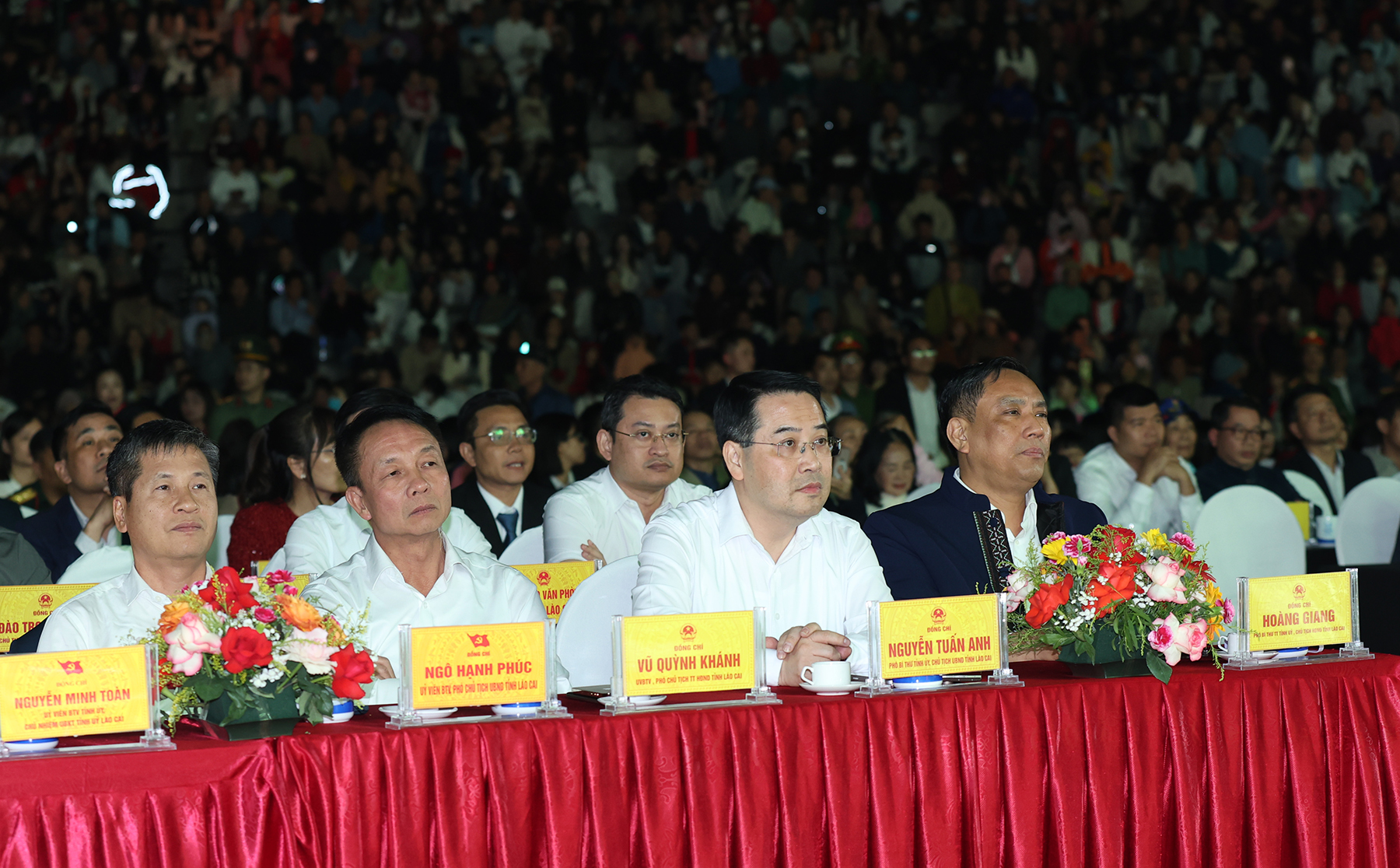 C&aacute;c đại biểu dự khai mạc.