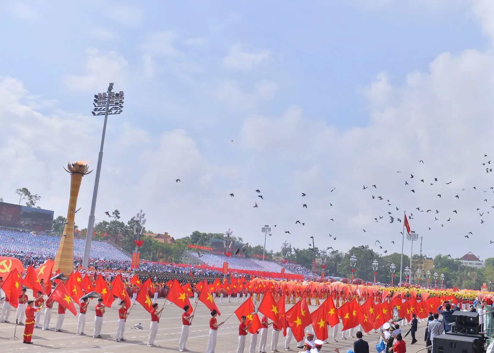 Ngày toàn thắng, non sông liền một dải