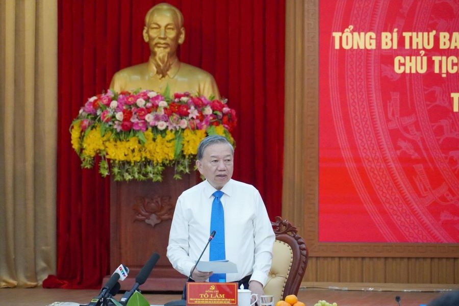 Tổng B&iacute; thư, Chủ tịch nước T&ocirc; L&acirc;m ph&aacute;t biểu, chỉ đạo tại buổi l&agrave;m việc