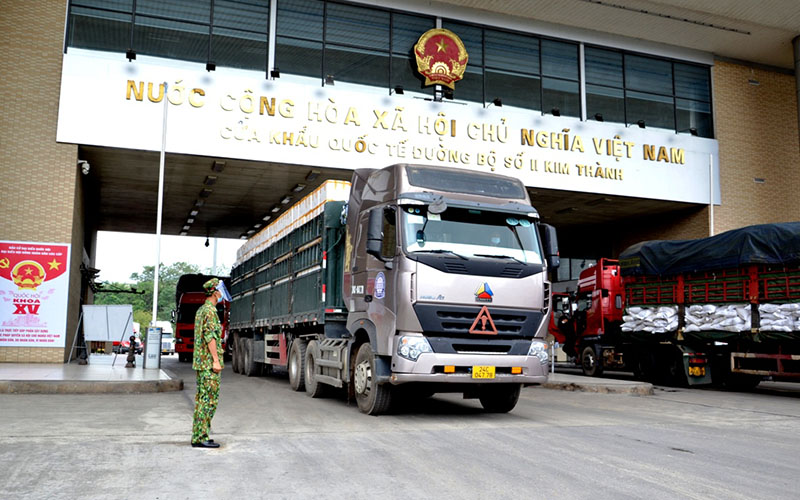 Các cửa khẩu phía Bắc duy trì nhịp độ ổn định trong ngày đầu nghỉ lễ