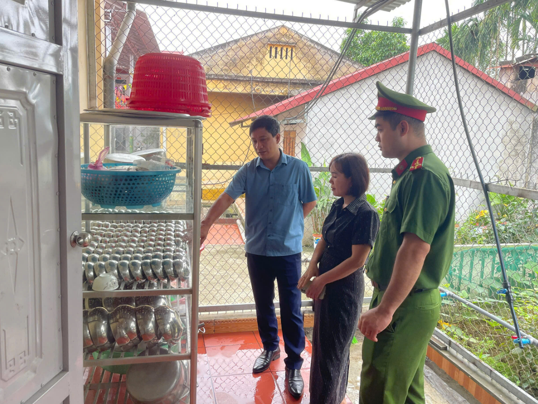 Tuyên Quang: Tăng cường kiểm tra đột xuất, siết chặt an toàn thực phẩm tại bếp ăn mầm non xã Hòa An