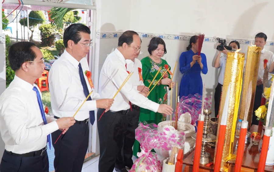 Cà Mau kỷ niệm 80 năm trận Giồng Bốm: Tiếp nối truyền thống, vững bước phát triển