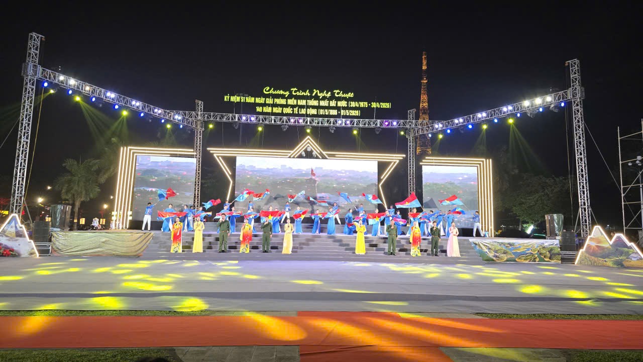 Lào Cai: Chương trình nghệ thuật “Bản hùng ca khát vọng vươn xa” lan tỏa niềm tự hào dân tộc