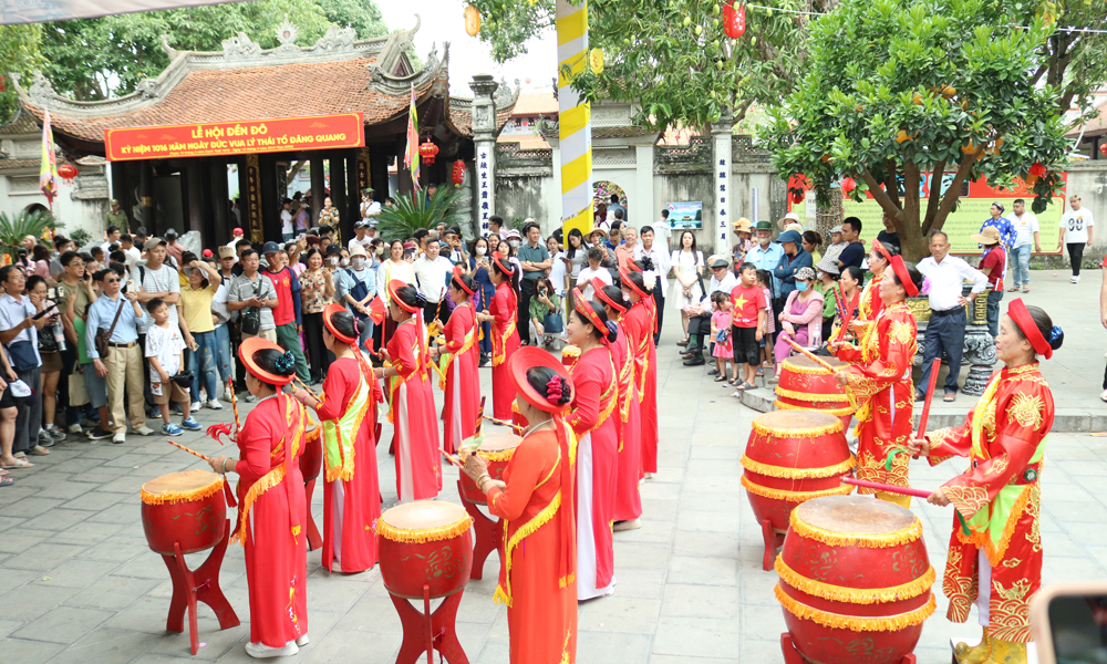 Khai hội Đền Đô kỷ niệm 1016 năm vua Lý Thái Tổ đăng quang