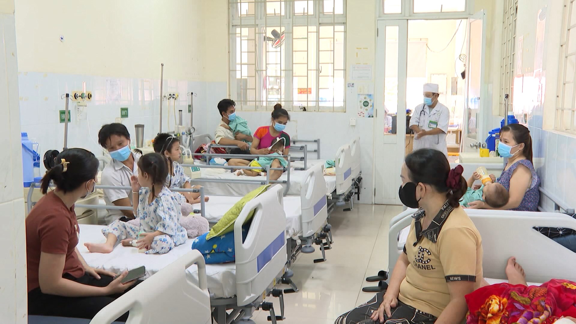 Tăng mức phạt hành chính đối với vi phạm phòng, chống dịch bệnh truyền nhiễm