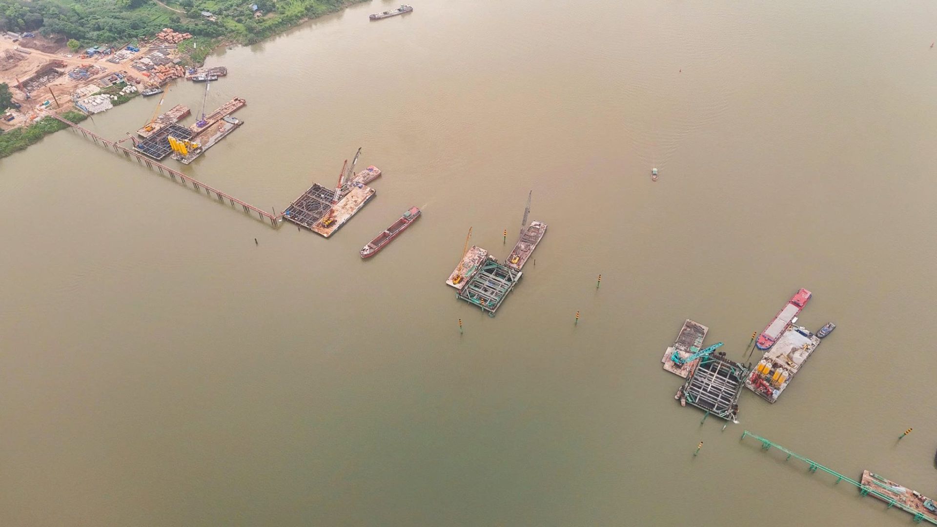 Hà Nội tăng tốc thi công cầu Trần Hưng Đạo: “3 ca 4 kíp” chạy xuyên ngày đêm