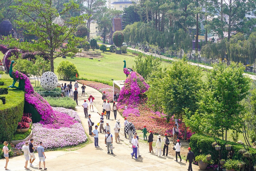 Các đi&ecirc;̉m du lịch ph&ocirc;́i hợp với chính quy&ecirc;̀n địa phương, lực lượng chức năng đảm bảo an ninh trật tự
