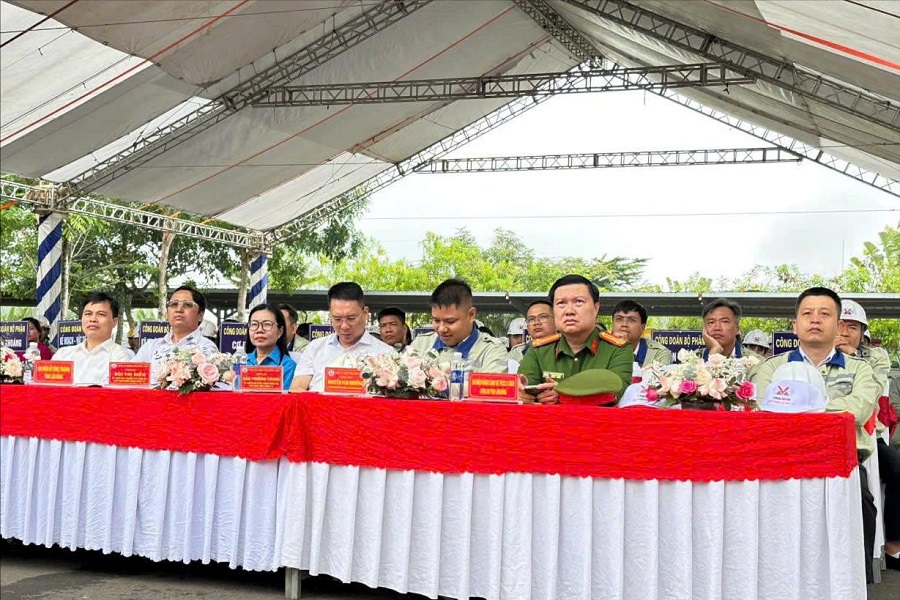 C&aacute;c đại biểu tham dự Lễ ph&aacute;t động