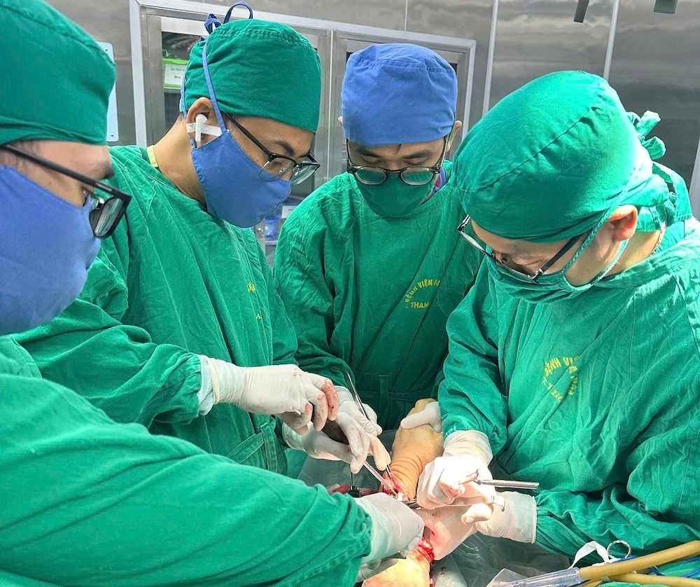 Bệnh viện Đa khoa tỉnh Thanh Hóa nối thành công cẳng tay đứt rời cho nam bệnh nhân