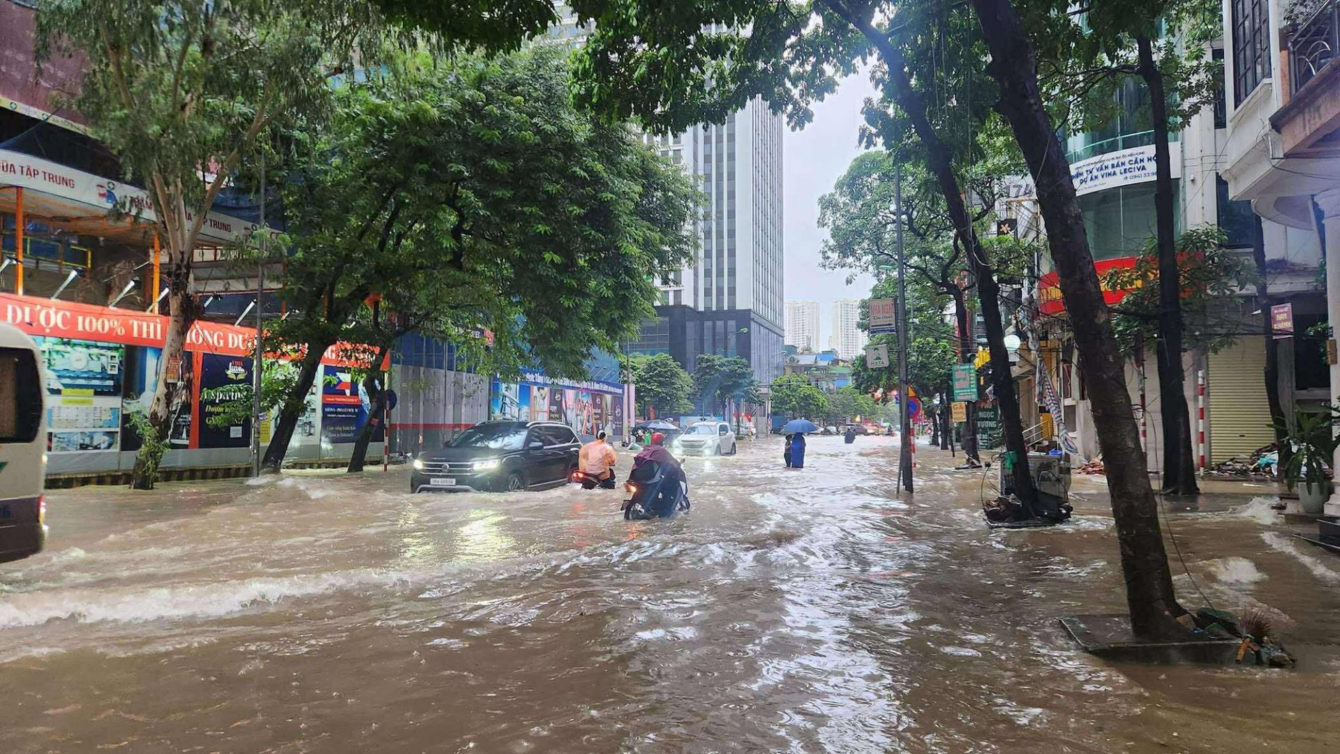 Hà Nội chủ động phương án ứng trực tại 220 điểm úng ngập, giảm thiểu thời gian xử lý khi mưa lớn