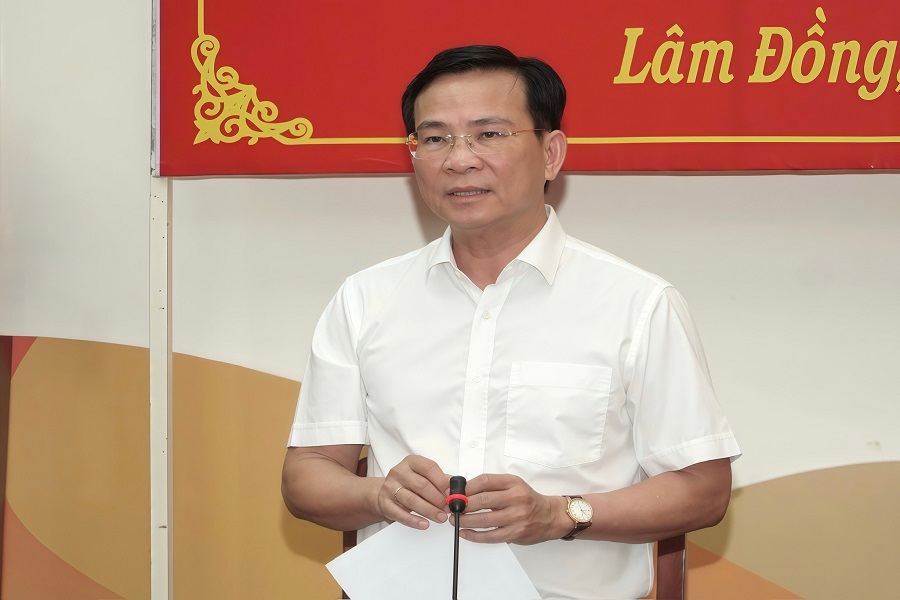 Ủy vi&ecirc;n Ban Chấp h&agrave;nh Trung ương Đảng, Ph&oacute; B&iacute; thư Tỉnh ủy, Chủ tịch UBND tỉnh L&acirc;m Đồng Hồ Văn Mười ph&aacute;t biểu tại buổi l&agrave;m việc