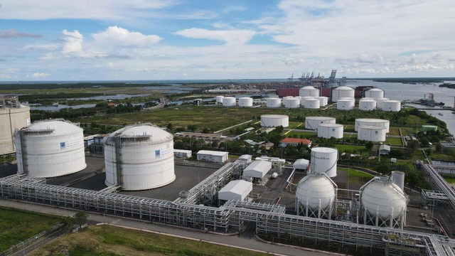 Tháo gỡ các vướng mắc phát sinh trong thực tiễn triển khai các dự án điện khí LNG