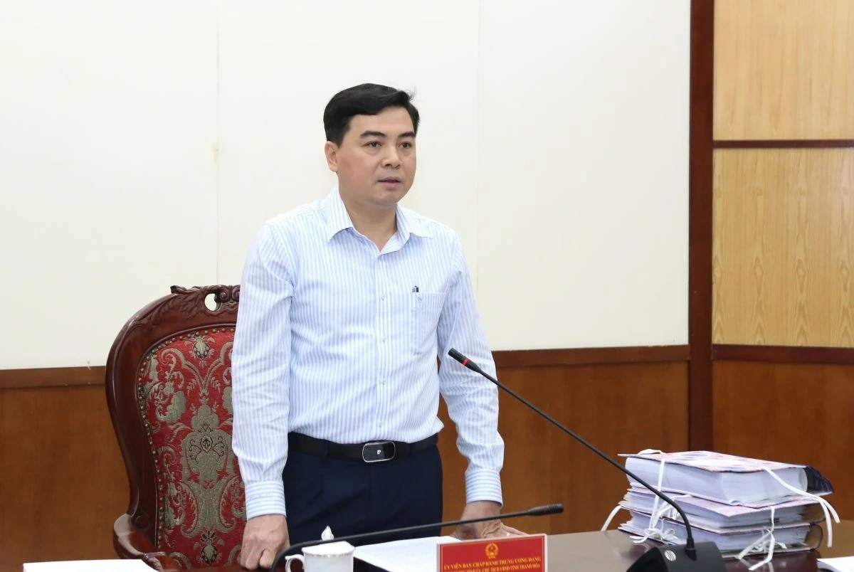 Chủ tịch UBND tỉnh Nguyễn Ho&agrave;i Anh ph&aacute;t biểu chỉ đạo tại hội nghị.