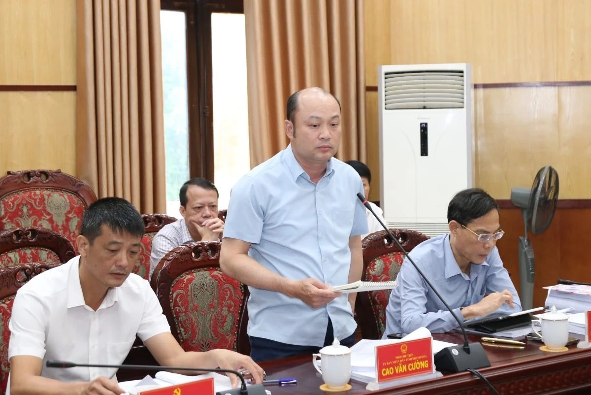 Ph&oacute; Chủ tịch UBND tỉnh Cao Văn Cường ph&aacute;t biểu tại hội nghị.