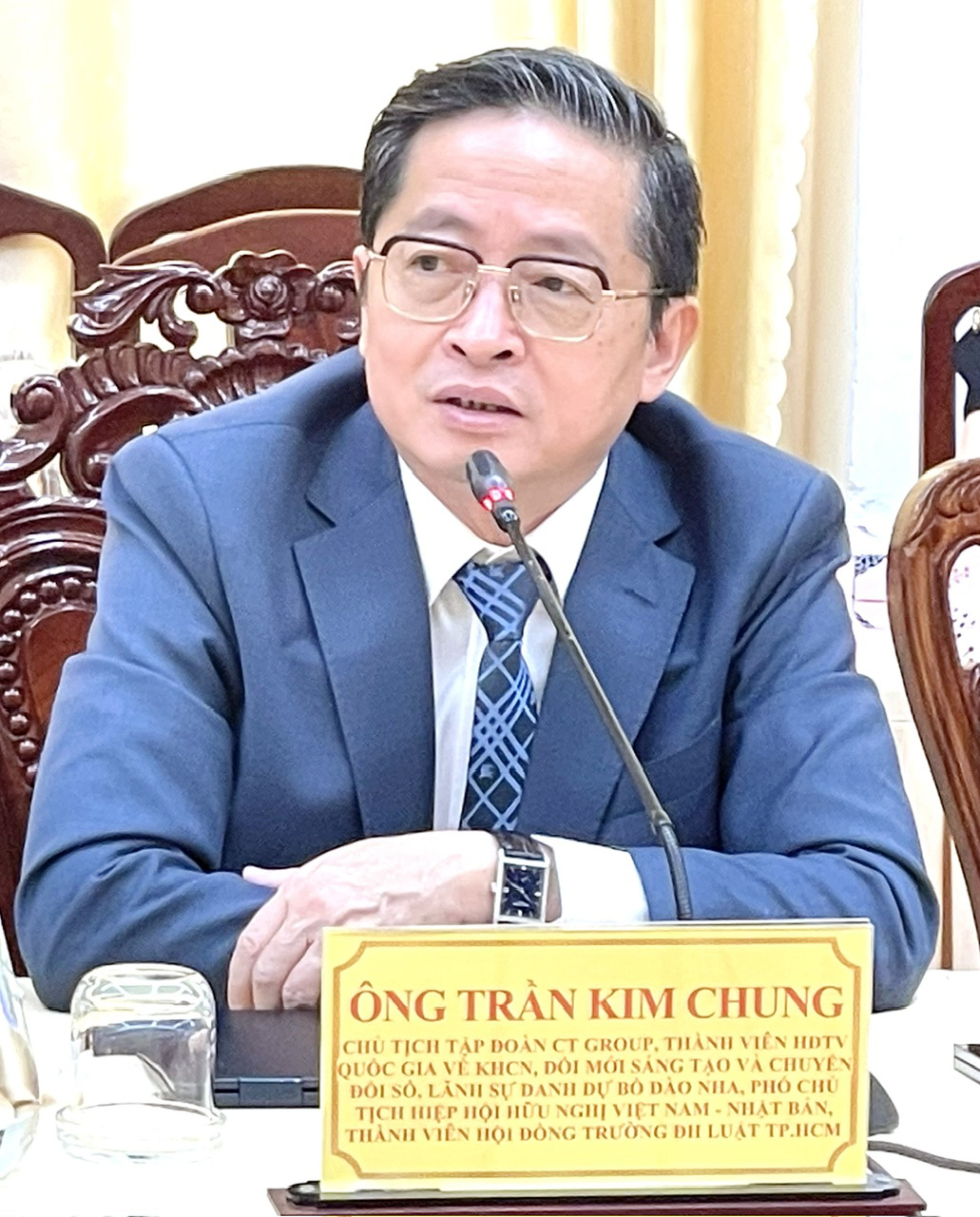 &Ocirc;ng Trần Kim Chung Chủ tịch Tập đo&agrave;n CT Group ph&aacute;t biểu tại buổi l&agrave;m việc với UBND TP. Cần Thơ