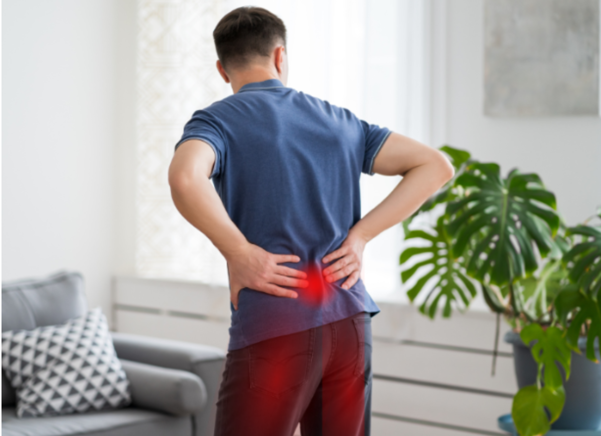 Gai đốt sống ch&egrave;n d&acirc;y thần kinh g&acirc;y đau lưng lan xuống ch&acirc;n