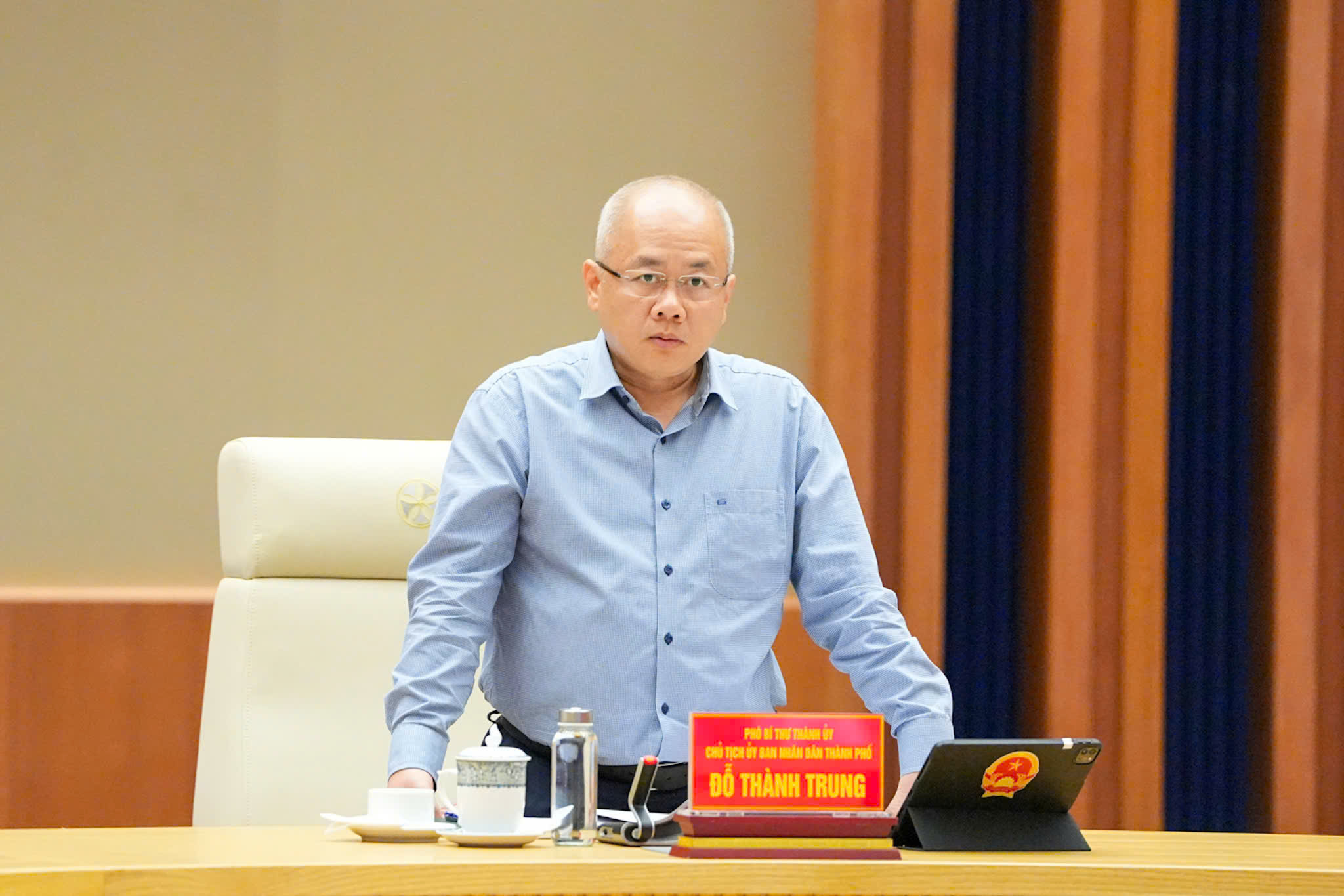 Chủ tịch UBND th&agrave;nh phố Đỗ Th&agrave;nh Trung ph&aacute;t biểu chỉ đạo tại phi&ecirc;n họp.