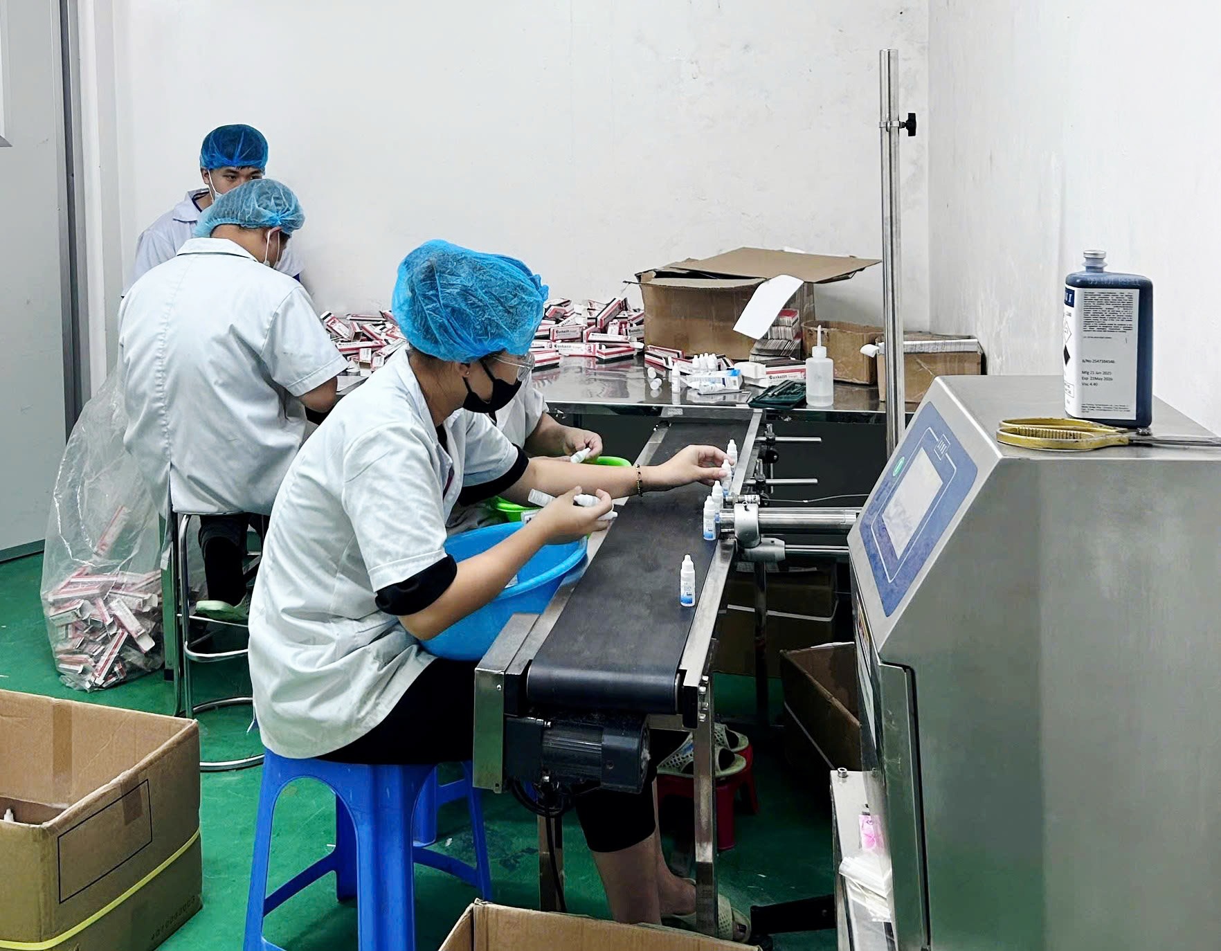 Hải Phòng: Triệt phá đường dây sản xuất mỹ phẩm giả quy mô lớn, thu giữ 8.500 sản phẩm
