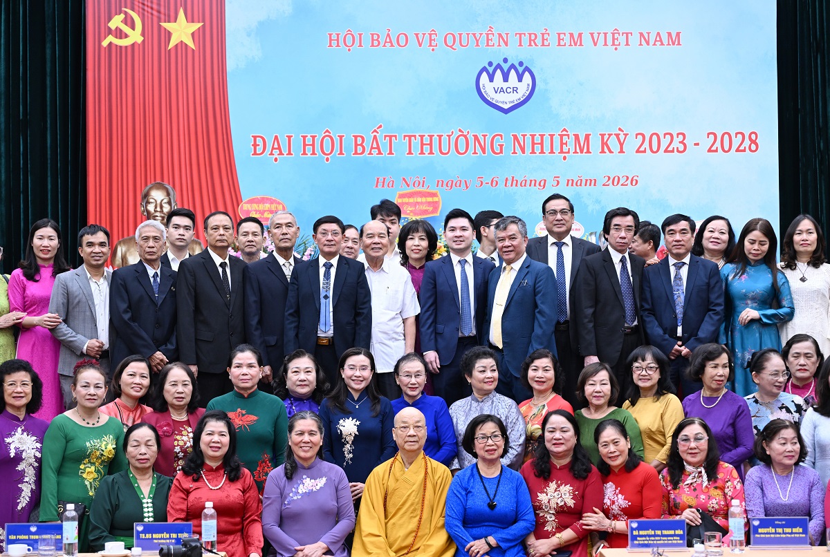 Ph&oacute; Chủ tịch T&T Group Đỗ Vinh Quang c&ugrave;ng c&aacute;c đại biểu tham dự Đại hội.