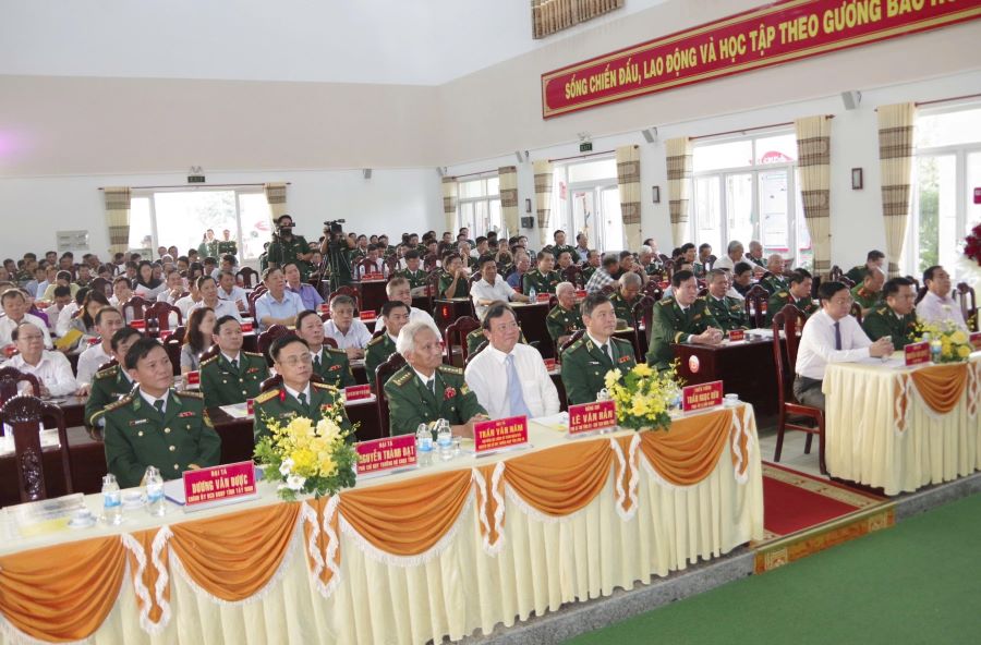 C&aacute;c đại biểu dự Lễ kỷ niệm 50 năm Ng&agrave;y Truyền thống Bộ đội Bi&ecirc;n ph&ograve;ng tỉnh Long An