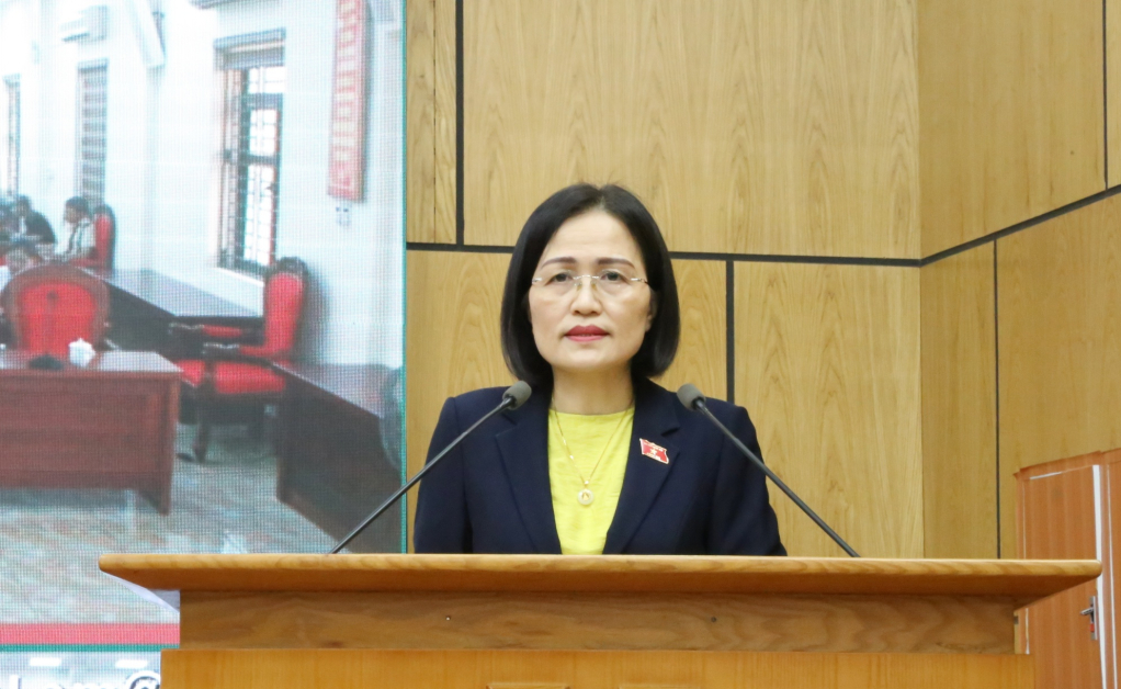 Đại biểu Trần Thị Kim Nhung, đại biểu hoạt động chuy&ecirc;n tr&aacute;ch tại Ủy ban Ph&aacute;p luật v&agrave; Tư ph&aacute;p của Quốc hội, ĐBQH tỉnh Quảng Ninh, th&ocirc;ng tin tới cử tri về kết quả Kỳ họp thứ nhất, Quốc hội kh&oacute;a XVI
