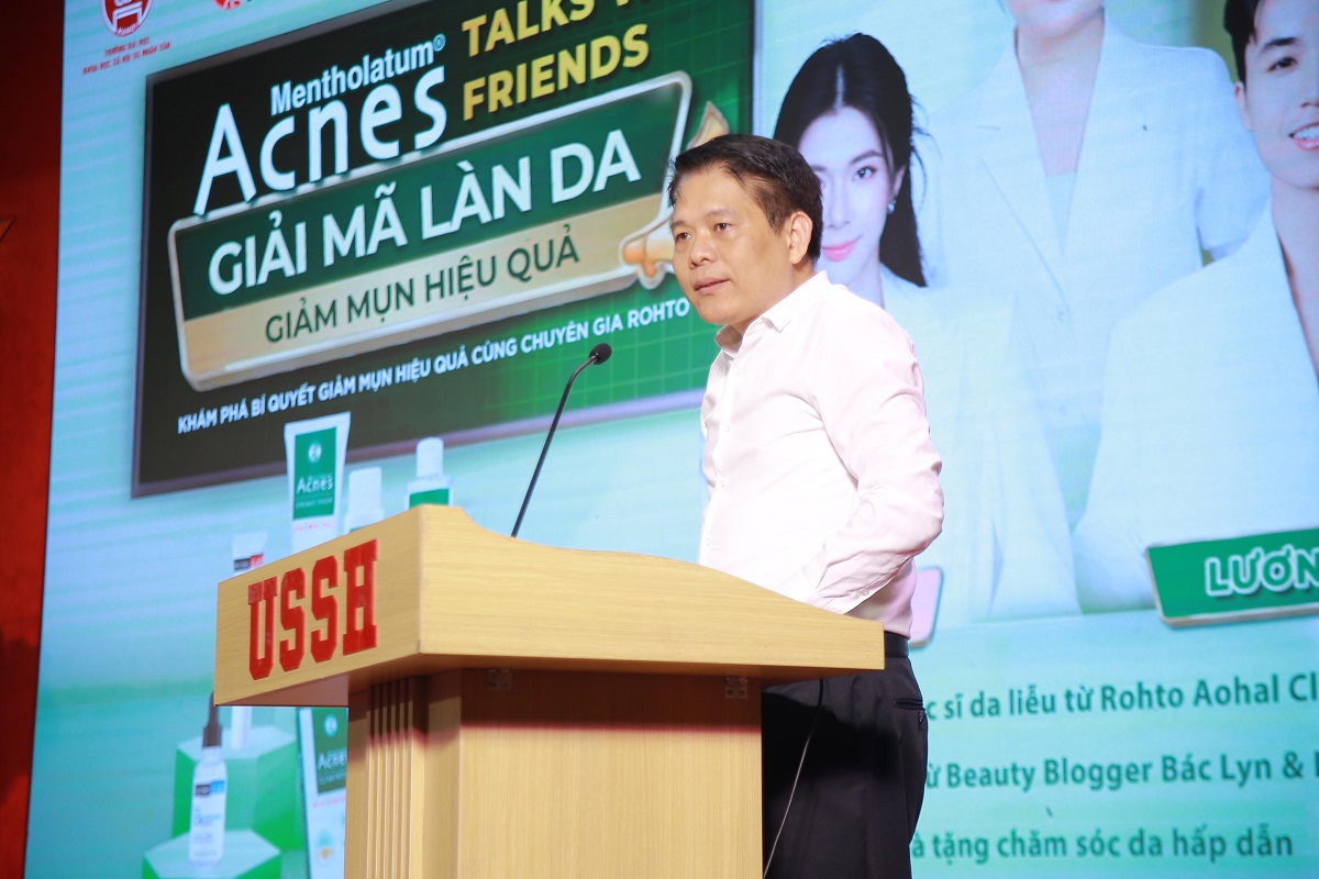 PGS.TS B&ugrave;i Th&agrave;nh Nam, B&iacute; thư Đảng uỷ Trường Đại học Khoa học X&atilde; hội v&agrave; Nh&acirc;n văn