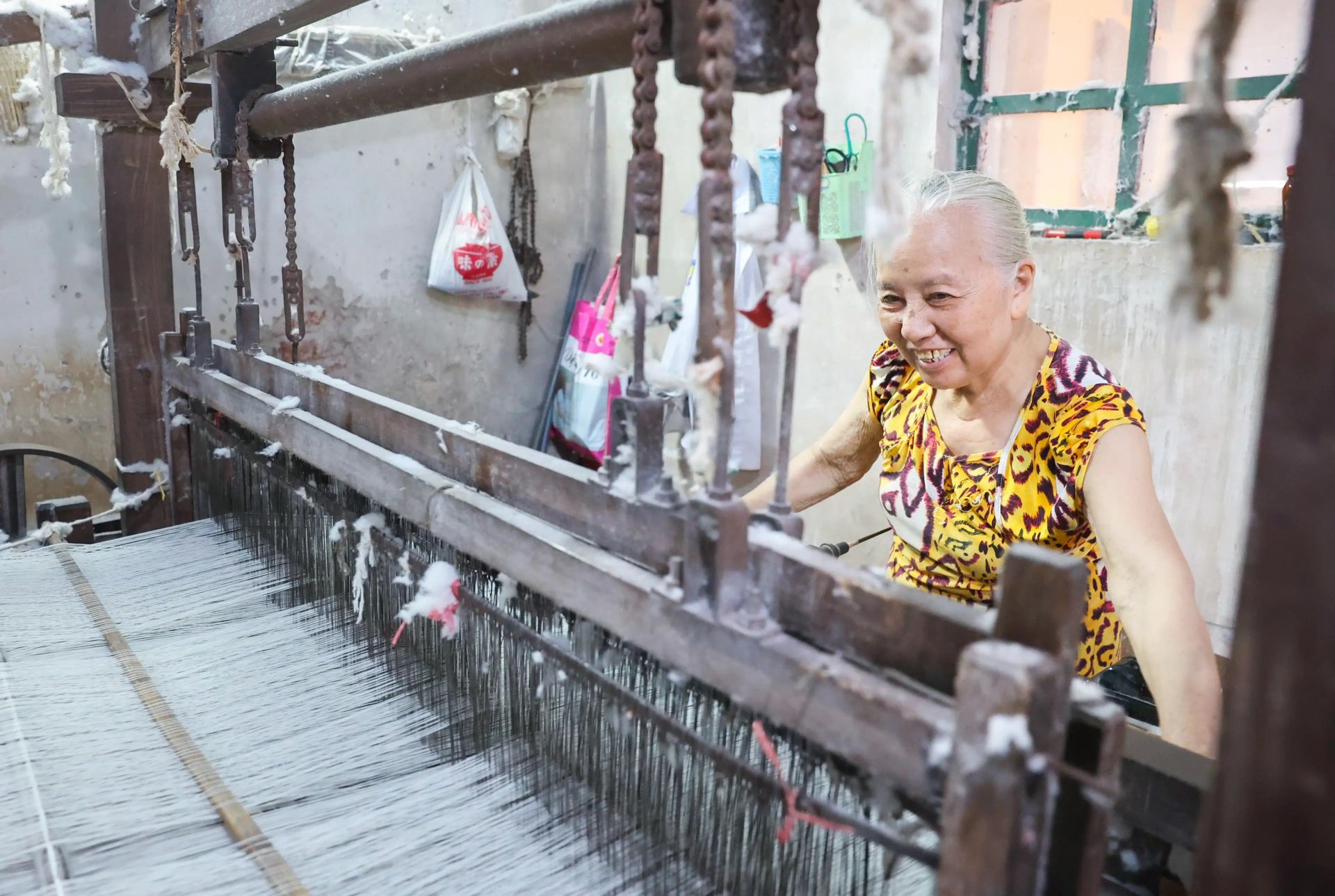Nghề dệt truyền thống ở thôn Dịch Diệp tạo việc làm cho nhiều lao động Nghề dệt truyền thống ở thôn Dịch Diệp tạo việc làm cho nhiều lao động