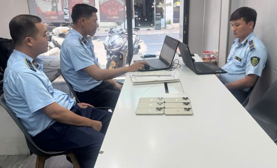 Đồng Tháp: Xử phạt hộ kinh doanh điện thoại nhập lậu
