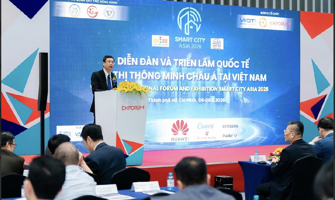 Thứ Trưởng Bộ KH&CN L&ecirc; Xu&acirc;n Định ph&aacute;t biểu tại sự kiện.
