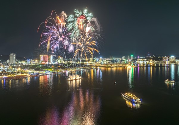 Hệ sinh th&aacute;i giải tr&iacute; đ&ecirc;m s&ocirc;i động tại Sun Elite City g&oacute;p phần khuấy động thị trường du lịch Quảng Ninh. Ảnh: &Aacute;nh Dương