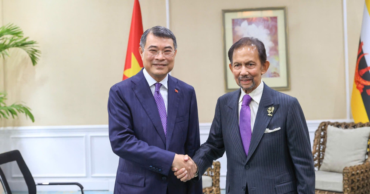 Thủ tướng Chính phủ Lê Minh Hưng gặp Quốc vương Brunei Darussalam Haji Hassanal Bolkiah. (Ảnh: VGP/Nhật Bắc) Thủ tướng Chính phủ Lê Minh Hưng gặp Quốc vương Brunei Darussalam Haji Hassanal Bolkiah. (Ảnh: VGP/Nhật Bắc)