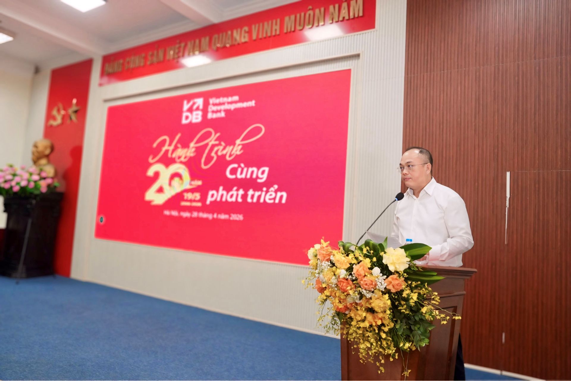 &Ocirc;ng L&ecirc; Văn Hoan - B&iacute; thư Đảng ủy, Chủ tịch Hội đồng quản trị VDB
