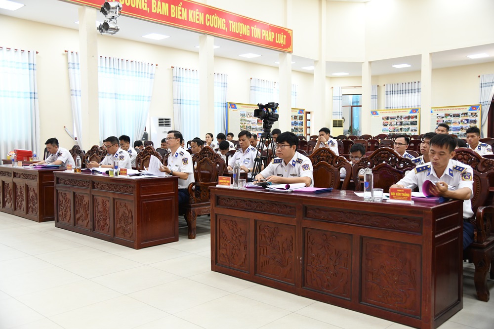Ban gi&aacute;m khảo Hội thi