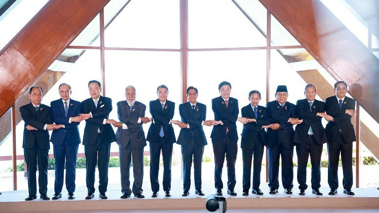 Thủ tướng Chính phủ Lê Minh Hưng và các Trưởng đoàn tham dự Phiên họp hẹp Hội nghị Cấp cao ASEAN lần thứ 48. (Ảnh: VGP/Nhật Bắc) Thủ tướng Chính phủ Lê Minh Hưng và các Trưởng đoàn tham dự Phiên họp hẹp Hội nghị Cấp cao ASEAN lần thứ 48. (Ảnh: VGP/Nhật Bắc)