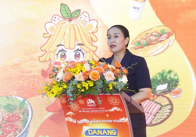 B&agrave; Nguyễn Thị Anh Thi - Ph&oacute; Chủ tịch UBND TP. Đ&agrave; Nẵng ph&aacute;t biểu tại buổi lễ.