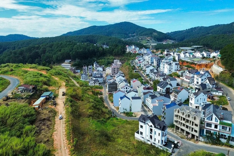 Hệ số điều chỉnh gi&aacute; đất l&agrave; căn cứ thực hiện nhiều thủ tục li&ecirc;n quan đến bồi thường, t&aacute;i định cư tr&ecirc;n địa b&agrave;n tỉnh. Ảnh: P.H.