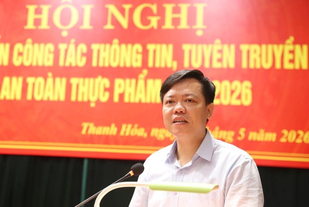 Đồng ch&iacute; Trần Văn H&ugrave;ng, Ph&oacute; Gi&aacute;m đốc Sở Y tế ph&aacute;t biểu tại hội nghị.