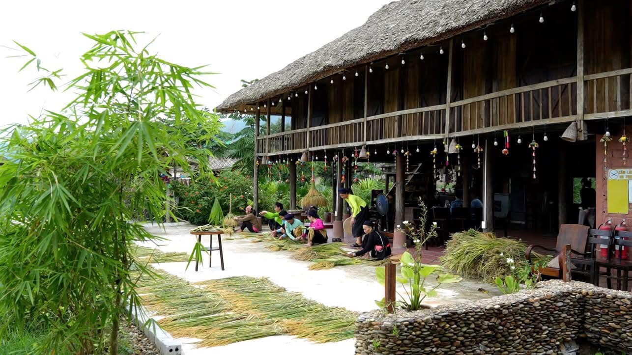 L&agrave;ng nghề du lịch Nghĩa Đ&ocirc;