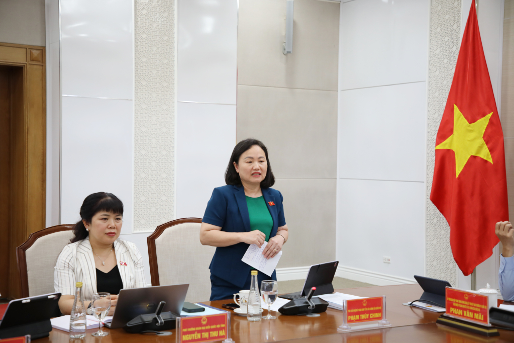 Bà Phạm Thúy Chinh, Phó Chủ nhiệm Ủy ban Kinh tế và Tài chính của Quốc hội phát biểu tại buổi làm việc Bà Phạm Thúy Chinh, Phó Chủ nhiệm Ủy ban Kinh tế và Tài chính của Quốc hội phát biểu tại buổi làm việc