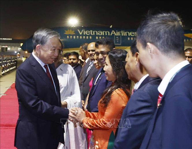 Tổng Bí thư, Chủ tịch nước Tô Lâm đến Colombo, bắt đầu chuyến thăm cấp Nhà nước tới Sri Lanka. Ảnh: Thống Nhất/TTXVN Tổng Bí thư, Chủ tịch nước Tô Lâm đến Colombo, bắt đầu chuyến thăm cấp Nhà nước tới Sri Lanka. Ảnh: Thống Nhất/TTXVN