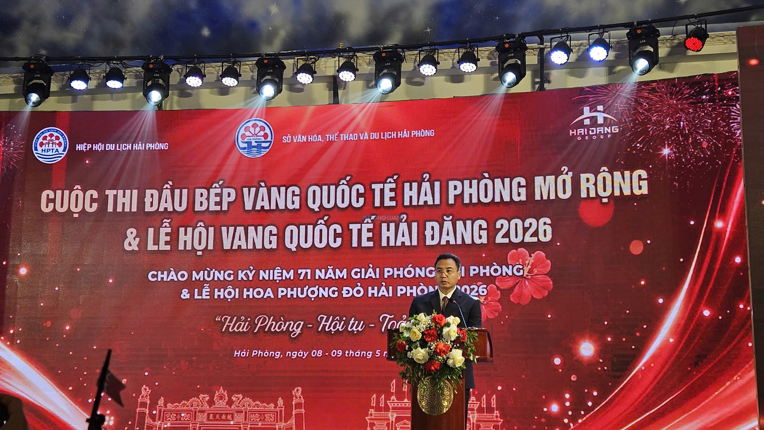 &Ocirc;ng Vũ Đ&igrave;nh Tiến Ph&oacute; gi&aacute;m đốc Sở Văn h&oacute;a Thể thao v&agrave; Du lịch Hải Ph&ograve;ng ph&aacute;t biểu tại Cuộc thi.