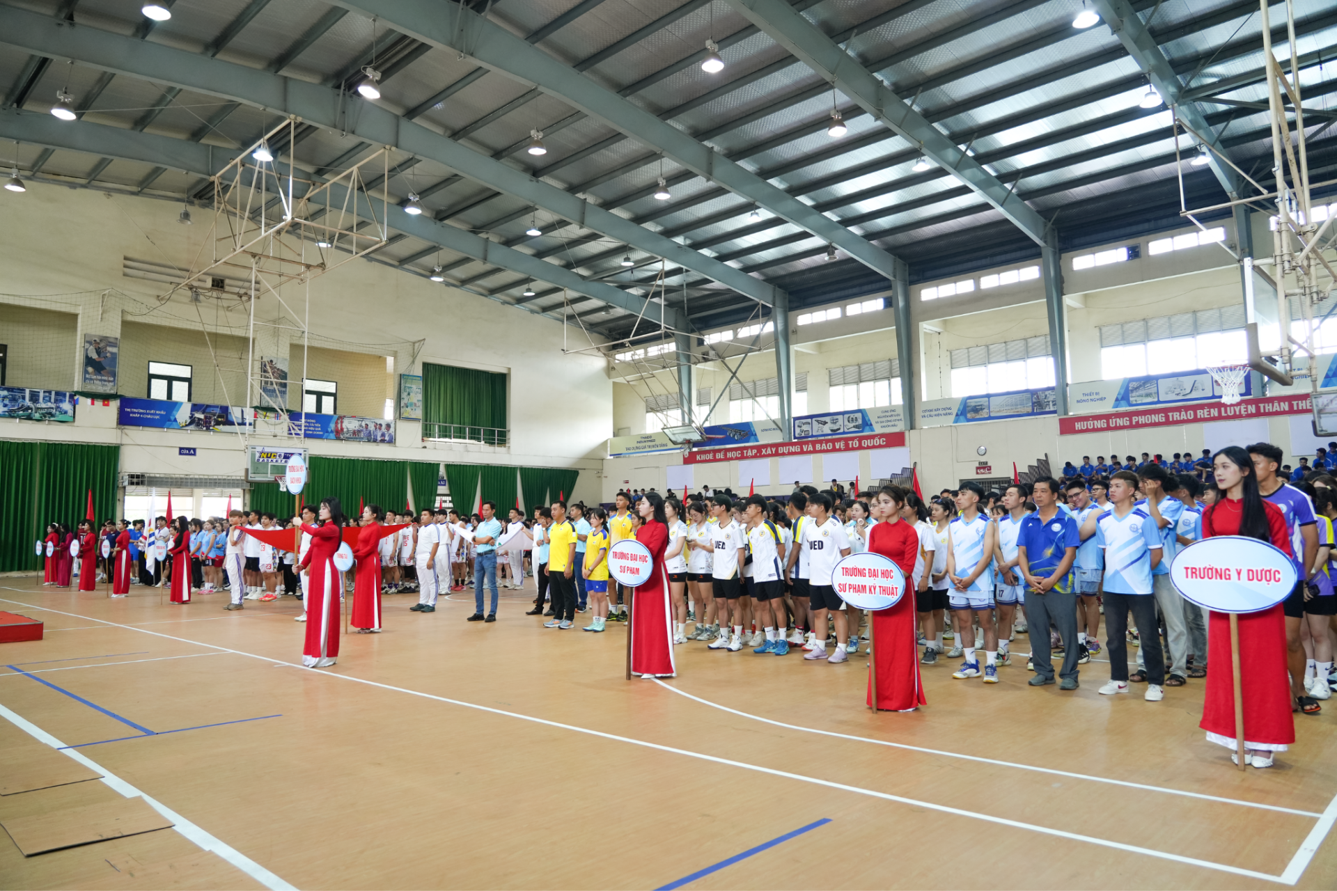 Đại hội thu hút gần 1.000 vận động viên tham gia Đại hội thu hút gần 1.000 vận động viên tham gia