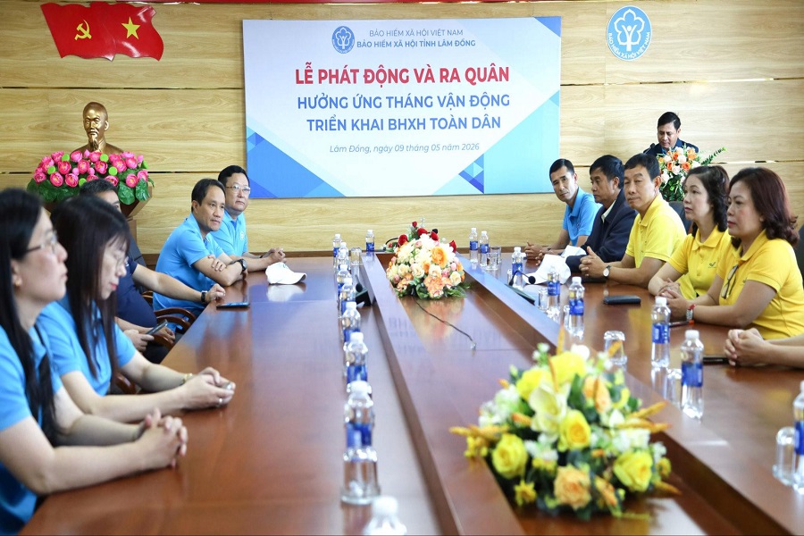 BHXH tỉnh L&acirc;m Đồng tổ chức Lễ ph&aacute;t động v&agrave; ra qu&acirc;n hưởng ứng Th&aacute;ng vận động triển khai BHXH to&agrave;n d&acirc;n