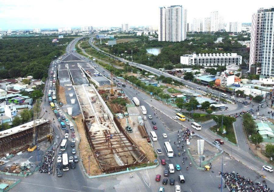 TP.HCM thúc tăng trưởng hai con số, tăng tốc giải ngân đầu tư công trong tháng 5 TP.HCM thúc tăng trưởng hai con số, tăng tốc giải ngân đầu tư công trong tháng 5