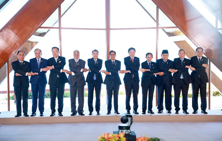 Thủ tướng Ch&iacute;nh phủ L&ecirc; Minh Hưng v&agrave; c&aacute;c Trưởng đo&agrave;n tham dự Phi&ecirc;n họp hẹp Hội nghị Cấp cao ASEAN lần thứ 48 - Ảnh: VGP/Nhật Bắc
