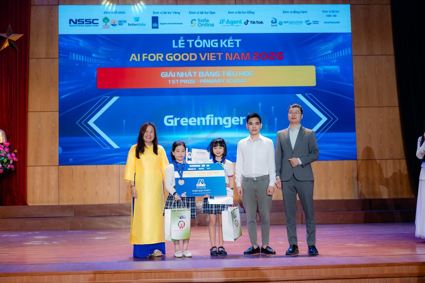 Đội Green Fingers giải nhất bảng Tiểu học
