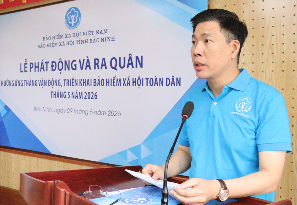 Gi&aacute;m đốc Bảo hiểm x&atilde; hội tỉnh Hồ Minh Thế ph&aacute;t động Th&aacute;ng cao điểm.