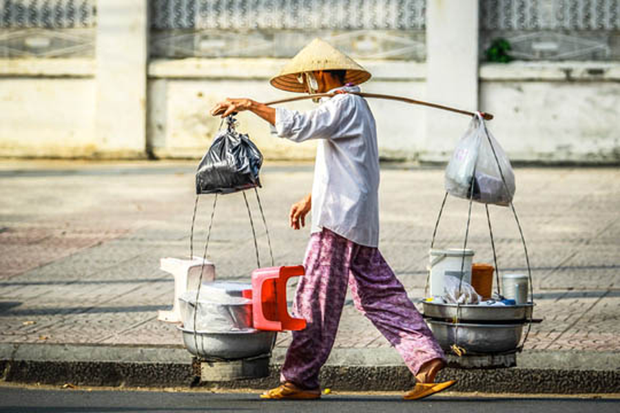 Đằng sau mỗi lời rao l&agrave; một đời mưu sinh bền bỉ