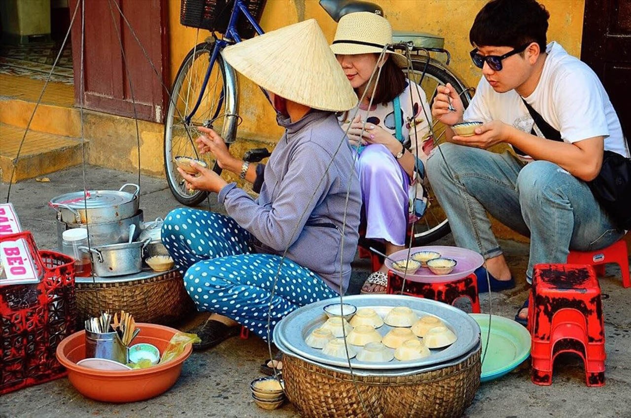 Tiếng rao từng l&agrave; &acirc;m thanh quen thuộc trong những con ng&otilde; nhỏ phố Việt